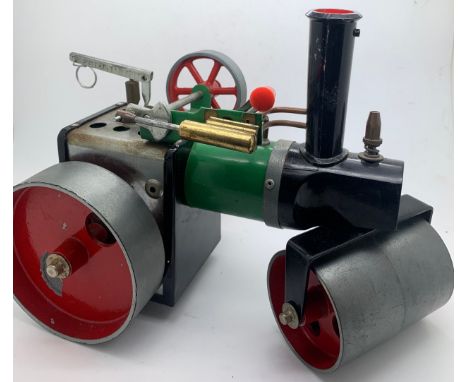 A boxed Mamod SR 1A steam roller with steering rod etc. and with original box.Condition ReportAge related wear. Loss to one l