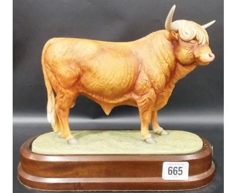 Royal Worcester Highland bull modelled by Doris Lindner, Limited Edition No. 100/500, wooden base, width 9.5'