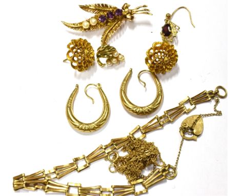A COLLECTION OF MOSTLY 9CT GOLD JEWELLERY  including; a pair of 'chrysanthemum' domed stud earrings, London 1970, 4.9g; a pai