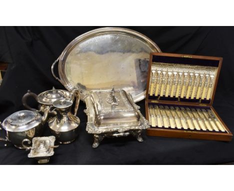 A COLLECTION OF VICTORIAN AND LATER PLATED ITEMS INCLUDING AN OVAL REEDED TRAY with two loop handles; a Victorian shaped-oblo