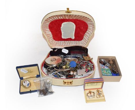 A large collection of collectable's contained in a jewellery box, including buttons, a compact, thimbles, a comb etc  