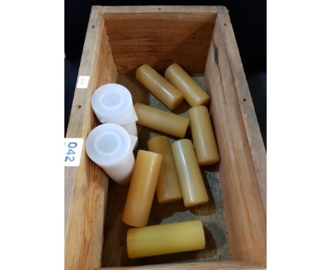 MILITARY WOODEN AMMUNITION CRATE WITH 10 X 1960/70S PLASTIC BATON ROUNDS 