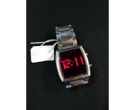 VINTAGE RED LED DIGITAL WATCH 