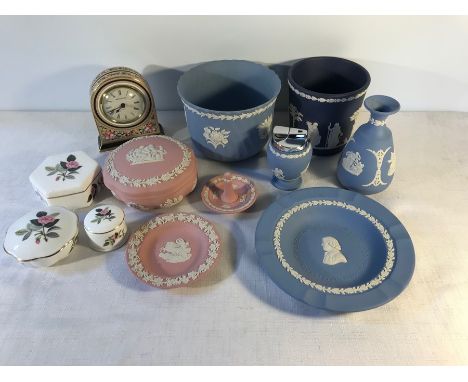 Wedgwood pottery, blue and pink Jasperware pottery clock and trinket boxes (12)
