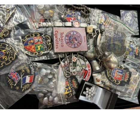 Collection of cloth badges, vintage buttons &amp; Various buttons 