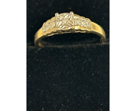 9ct Gold ring set with diamonds Size O 2g 