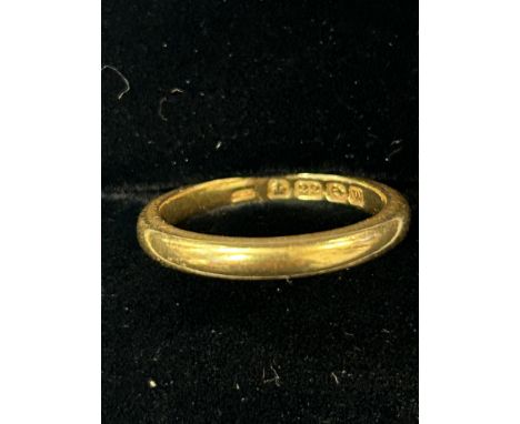 22ct Gold wedding band 3.6g Size K 