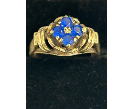 9ct Gold ring set with 4 sapphires size M 4.3g 