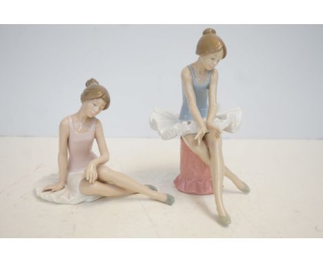 2 Nao seated ballerinas - Smallest thumb A/F