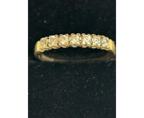 9ct Gold ring set with 7 cz stones Size Q 1.7g 