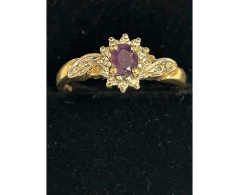 9ct gold ring set with amethyst &amp; diamonds Size Q 2.3g 
