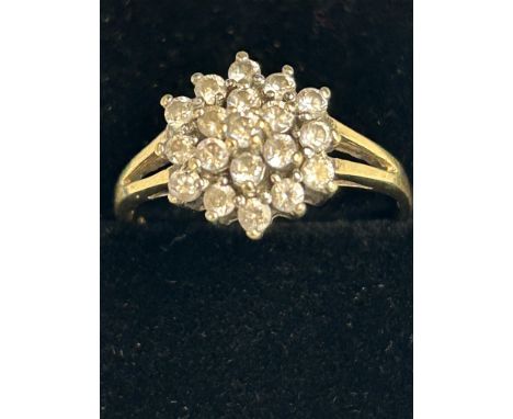 9ct gold cluster ring set with cz stones Size Q 2.5g 