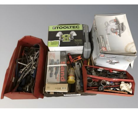 A boxed Performance circular saw, toolbox and contents, Tooltech bench grinder, further power and hand tools.