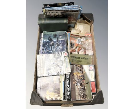A quantity of vintage football matchday programmes including Newcastle United, Sunderland, together with a quantity of loose 