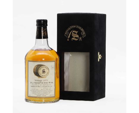 Glenury Royal - 26 years old - distilled 1975 labelled 'Signatory Vintage Scotch Whisky Co. Ltd., Vintage 1975, Single Highla
