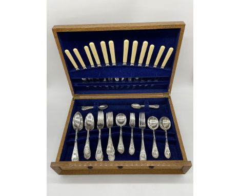 Cased Mappin &amp; Webb London &amp; Sheffield Silver Plated Cutlery Set. 