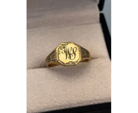 9ct yellow gold Gent's Signet ring [Ring size W] [5.57Grams] 