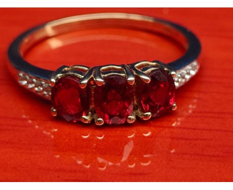 10ct yellow gold ladies ring set with gem stones. [Ring size P] [2.32Grams] 