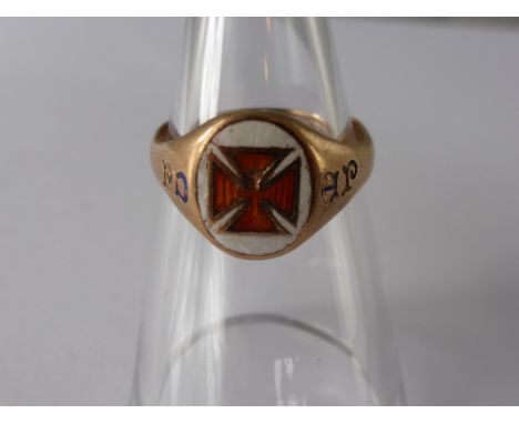 A Gentleman's 9 ct Gold and Enamel Hallmark Masonic Ring, the ring depicting a Maltese Cross, size X, approx 5.7 gms. 