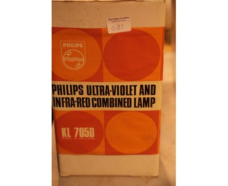 Philips ultraviolet and infrared combined lamp. This lot is not available for in-house P&amp;P. 
