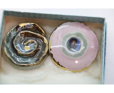 Two unusual glazed ceramic brooches. P&amp;P Group 1 (£14+VAT for the first lot and £1+VAT for subsequent lots) 