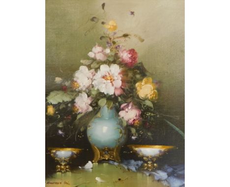 R Hunther (20thC). Floral study with porcelain vase, oil on canvas, signed, 59cm x 39cm.
