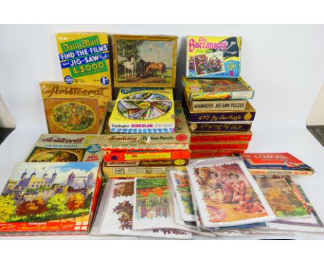 Mammoth - Tower Press - Waddingtons - Daily Mail - Other - A collection of vintage cardboard jigsaw puzzles, in a variety of 