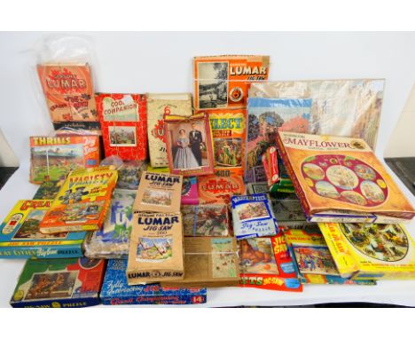 Good Win - Tower Press - Good Companion - Other - Over 30 vintage cardboard jigsaw puzzles, in a variety of sizes and shapes 