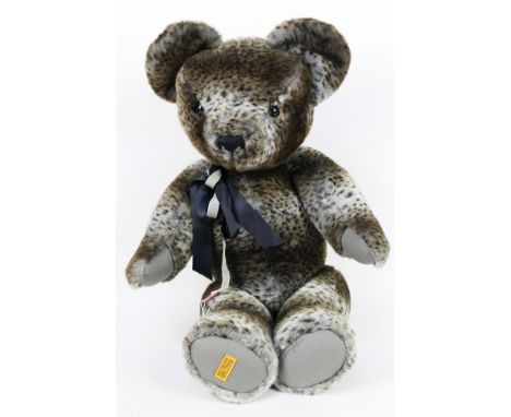 Merrythought - A large limited edition 1 of 1 Merrythought bear - Bear is 80 cm in height. Bear has metal joints, plastic eye