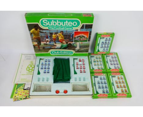 Subbuteo - A boxed Subbuteo #60140 'Club Edition' set with five boxed lightweight teams. The set appears to be missing some a