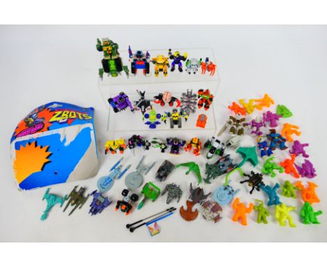 Galoob - Hasbro - Others - An unboxed group of vintage action figures and toys, that include Zbots, Battle Beasts; Monsters i