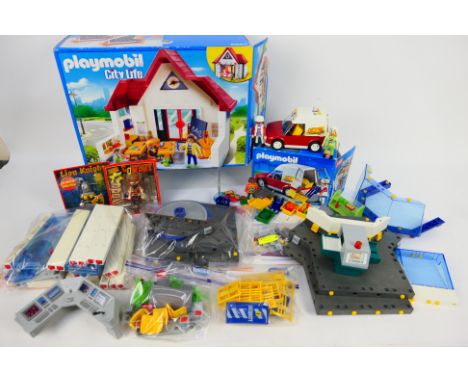 Playmobil - Two boxed Playmobil sets, two carded Playmobil figures and an unboxed set. Lot consists of Playmobil Playmobil #6