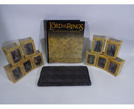 Lord of the Rings - Eaglemoss - New Line Cinema - A Collection of 10 Lord of the Rings hand painted scale replicas (1:29).  A