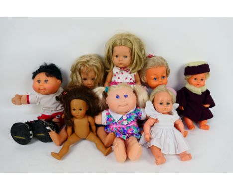 Gotz - Palitoy - Mattel - Cabbage Patch - A group of 8 x dolls including a 36 cm tall Gotz Puppe with blonde haired and sleep