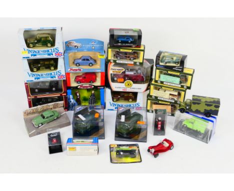 Sun Star - Corgi - Ertl - Oxford - 25 x models, mostly boxed including London Taxi TX1 in 1:43 scale, Morris LD 150 van in Po