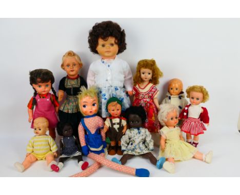 Roddy - Hummel - Palitoy - Kader - Other - An unboxed collection of vintage vinyl, celluloid and plastic dolls in a variety o