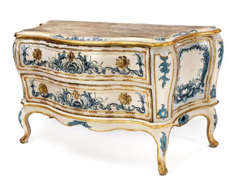 Venezianische Louis XV-Kommode84 x 138 x 62 cm.Venedig, Mitte 18. Jahrhundert.In Weichholz gearbeitete lackierte und gefasste