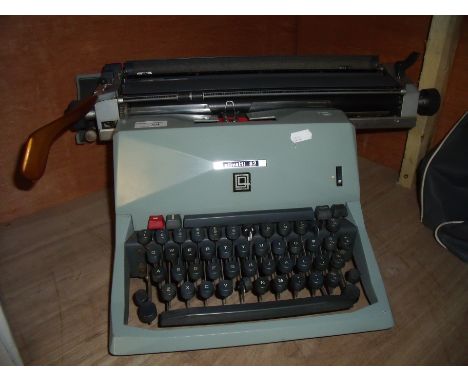 Olivetti 82 typewriter 