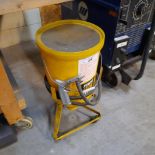 POWER FIST Pneumatic Sandblast Machine