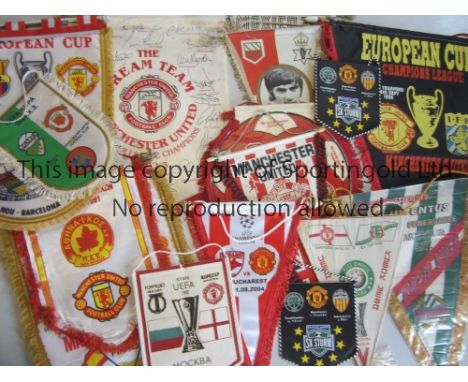 MANCHESTER UNITED PENNANTS   Seveneteen pennants including 1993 Premier League champions, 1970s pennant, 1970 Bobby Charlton 