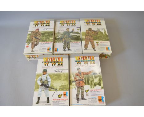 Five Dragon WWII 1:6 scale soldier action figures: Ardennes 1944/45 7th Armored Division 'Wiley'; Ardennes 1944 'Das Reich' D
