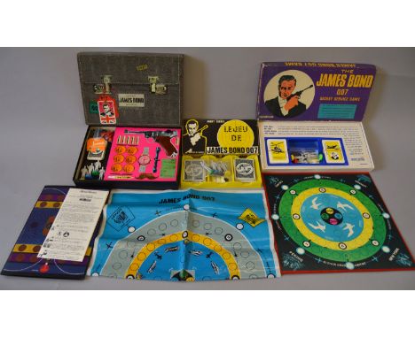 James Bond 007. Three James Bond games, all featuring the same playing pieces: Jeu de Société James Bond Agent Secret game, c