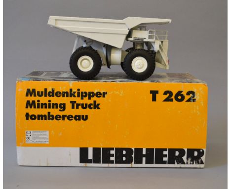 Conrad 2724/01 Liebherr T 262 Mining Truck 1:50 scale diecast model. VG in G box.