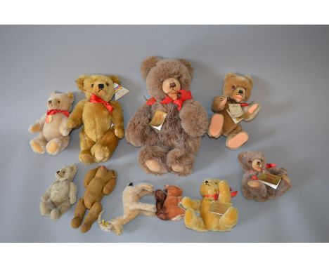 Quantity of Teddy Bears: Emmy-Bar Pistazie, ltd.ed. 635/999; Emmy-Bar Wabbel, ltd.ed. 916/999; Great British Teddy Bear Compa