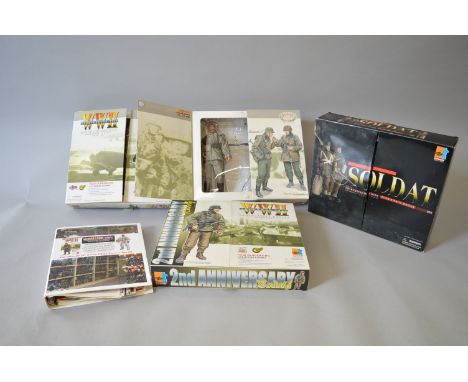 Four Dragon 1:6 scale soldier action figures: Soldat British Para 1st Airborne Division Private Harry Collins; WWII Ardennes 