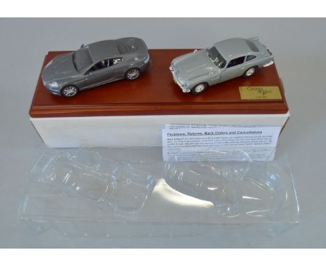 James Bond 007. Corgi TY93994 James Bond Casino Royale Plinth Set, 1:36 scale, limited edition of 200, includes: Aston Martin