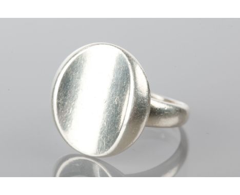GEORG JENSEN SILVER RING
with a circular bezel with indentation, marked 925 S Denmark 107, with maker's monograms