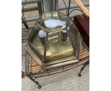 GLASS LIGHT FITTING