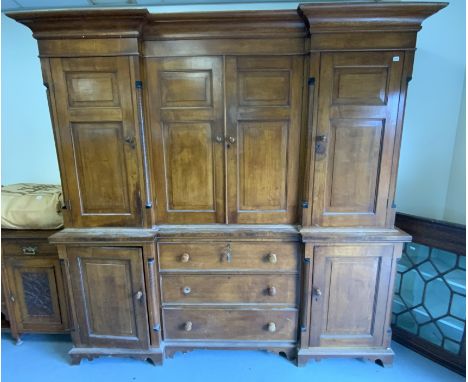 19TH CENTURY OAK HOUSE KEEPERS CUPBOARD LARGE EARLY 19TH CENTURY OAK HOUSE KEEPERS CUPBOARD, 3 DRAWERS, 4 CUPBOARDS WITH FITT