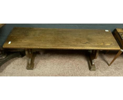SMALL REPRODUCTION OAK BENCH. 17"(H), 42"(W) x 11.5"(D)